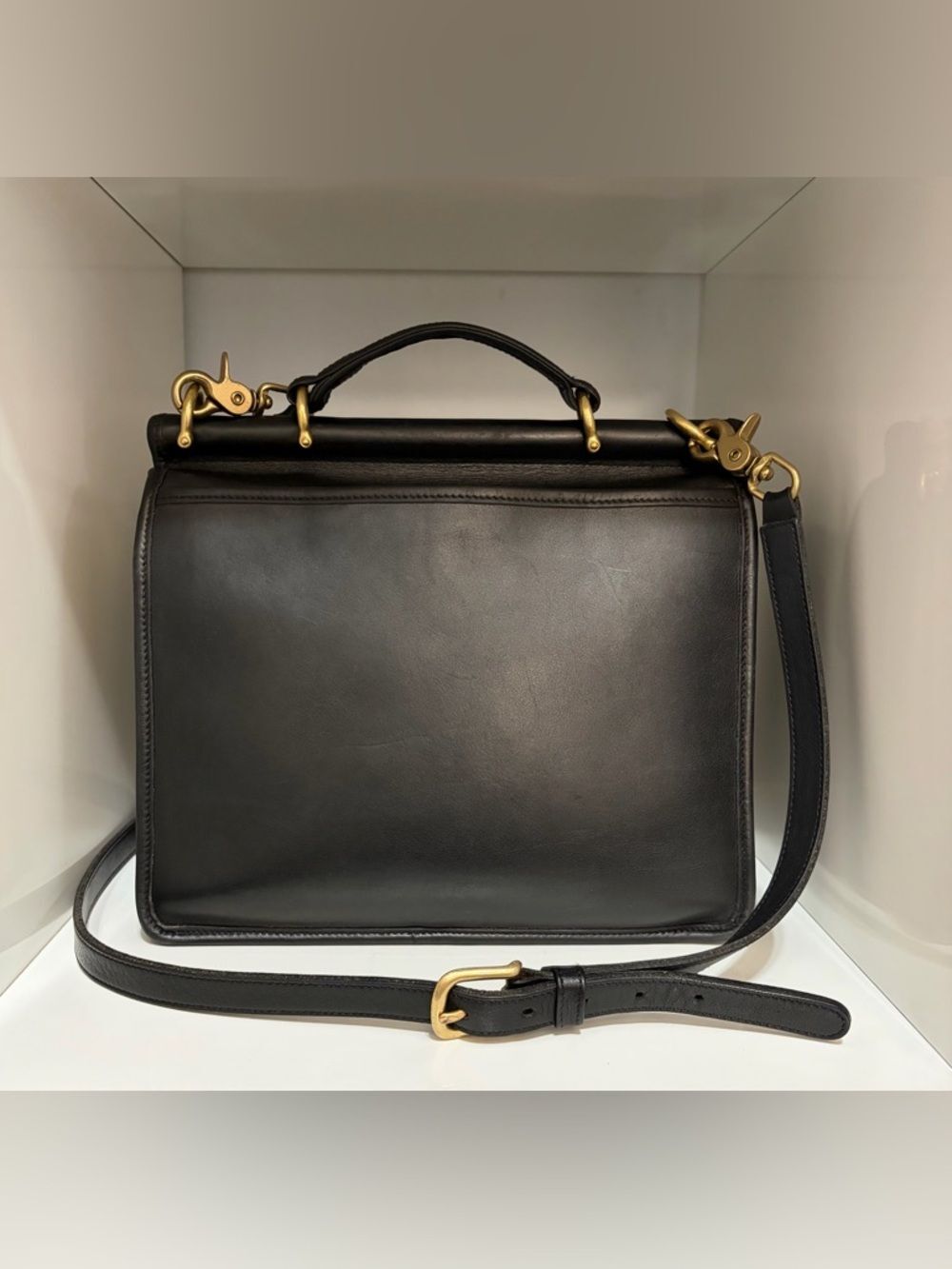 Vintage Coach Willis Bag (#9927) Black Leather Brass Hardware & Long Strap - Picture 2 of 8